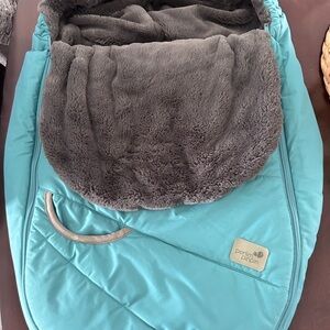 Perlimpinpin Teal Baby Footmuff with Gray Faux Fur Lining